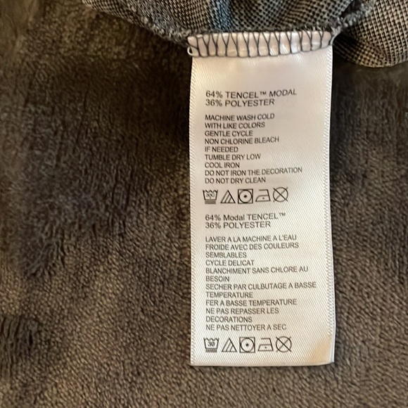 Tommy Bahama 1/4 Zip Long Sleeve Polos. Bundle of 3. - Picture 6 of 6